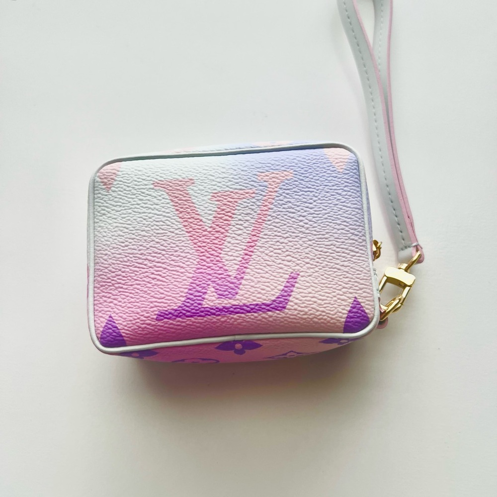 π₯ LOUIS VUITTON Monogram Spring In The City Wapity Case Sunrise Pastel - Picture 3 of 12